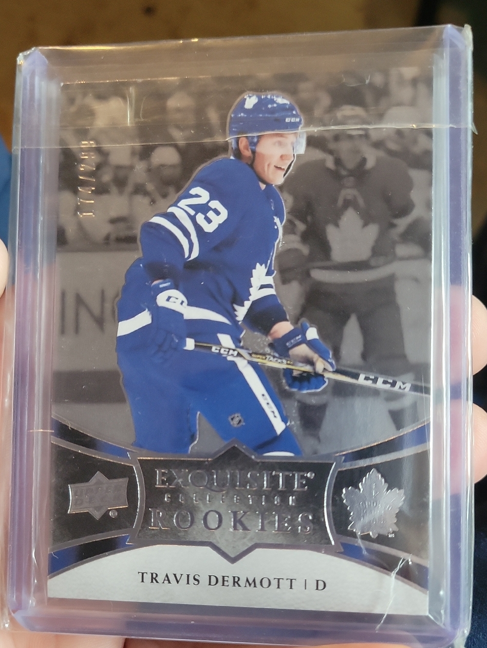 2018/19 Travis Dermott Toronto Maple Leafs Rookie Hockey Card - Blue